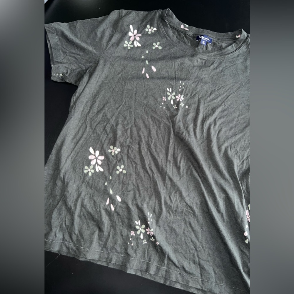 Splendid Short Sleeve Gray Floral Crew Neck T-Shirt Size Medium EUC